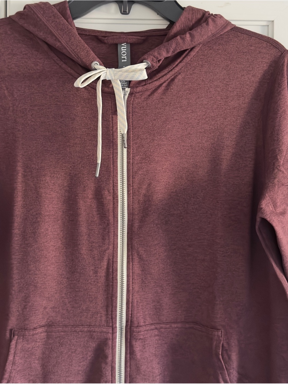 Vuori Halo Performance Hoodie 2.0 in Ruby
Heather Size Medium - Picture 2 of 7